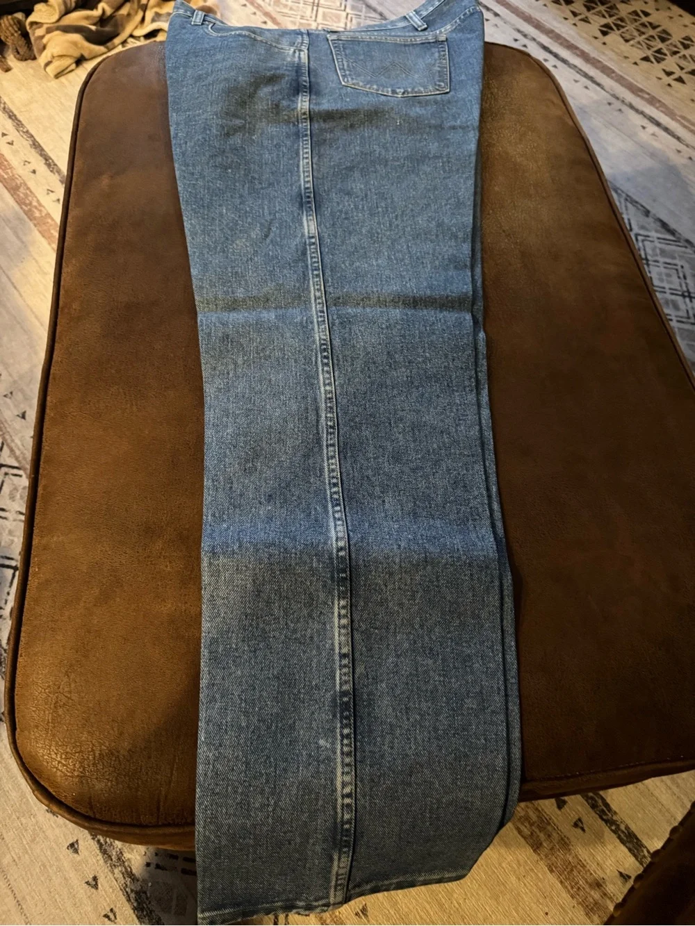 Wrangler Rugged Wear Men's Medium Blue Straight-Leg Jeans Sz 40 x 34 Like New!